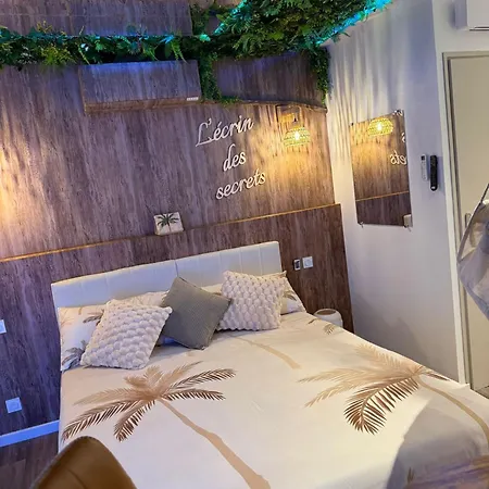 Jacuzzi Privee Love-room-mediterrannee * Florensac