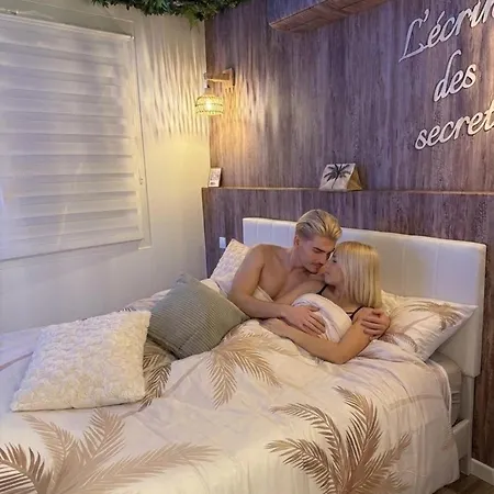 아파트 Jaccuzi Privee Love-room-mediterrannee