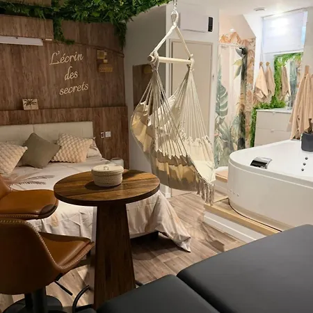 Apartment Jacuzzi Privee Love-room-mediterrannee *