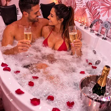 Jacuzzi Privee Love-room-mediterrannee *