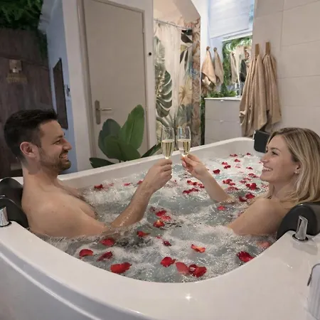 Jacuzzi Privee Love-room-mediterrannee Florensac